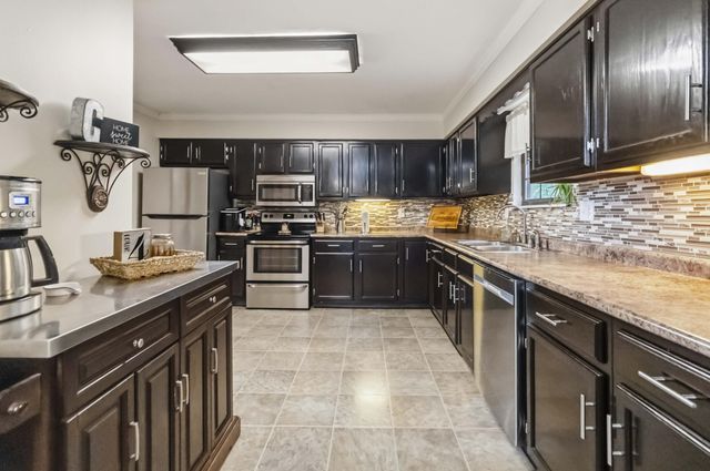 230 Whispering Oaks Drive, Somerset, KY 42503