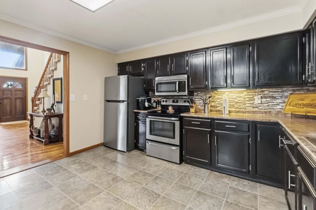 230 Whispering Oaks Drive, Somerset, KY 42503
