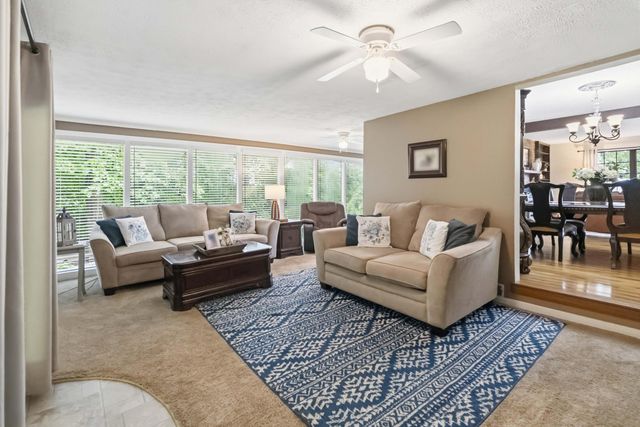 230 Whispering Oaks Drive, Somerset, KY 42503