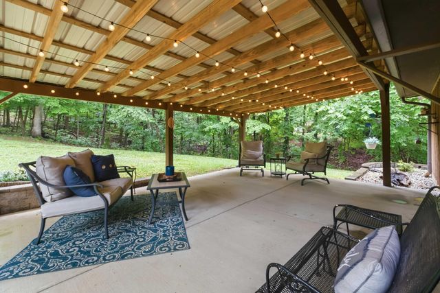 230 Whispering Oaks Drive, Somerset, KY 42503