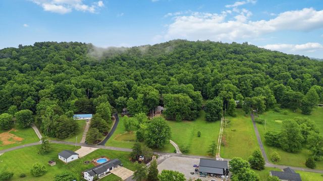 230 Whispering Oaks Drive, Somerset, KY 42503