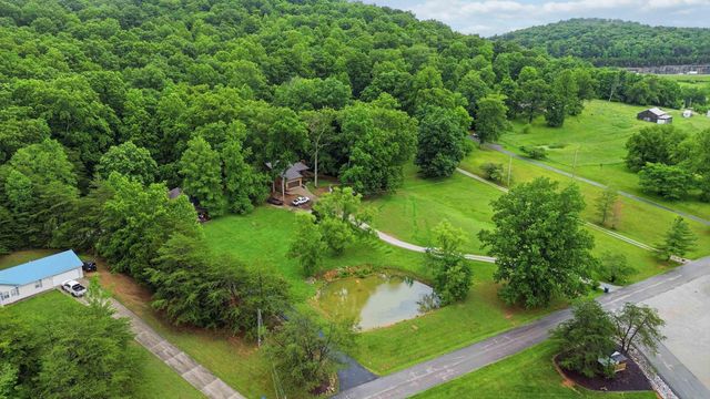 230 Whispering Oaks Drive, Somerset, KY 42503