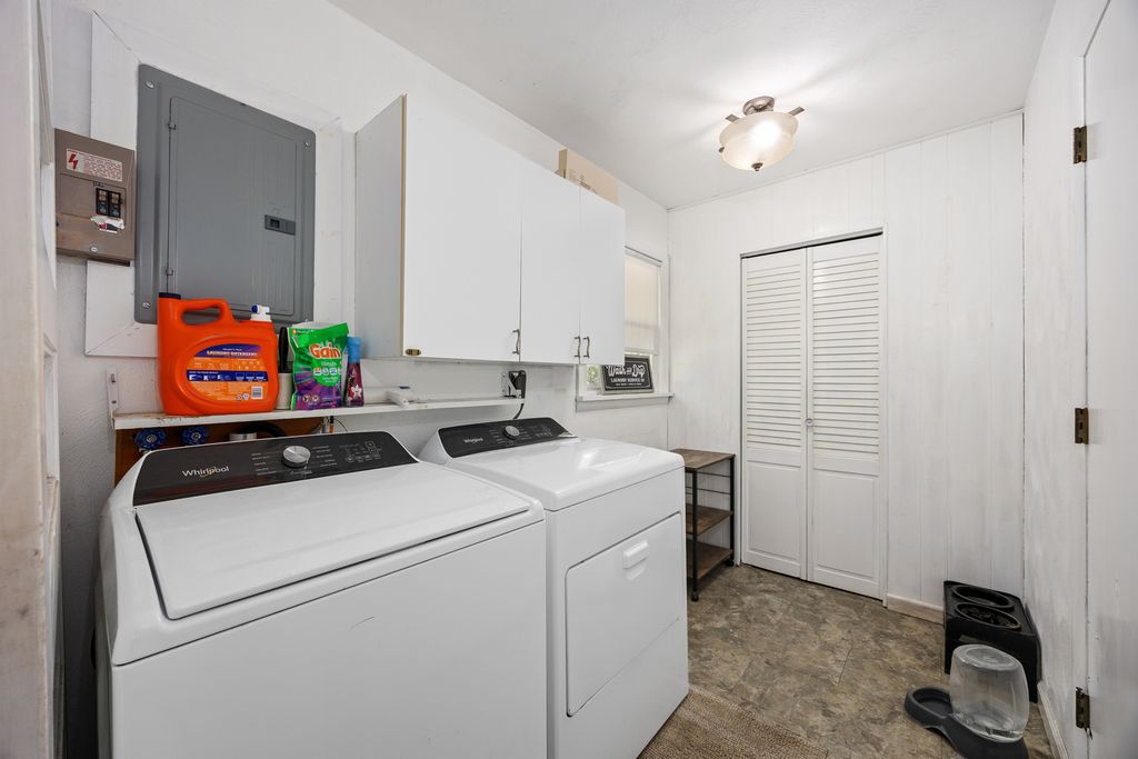Image 21 of property listing at 21 Crestwood Lane, Centralia, IL 62801
