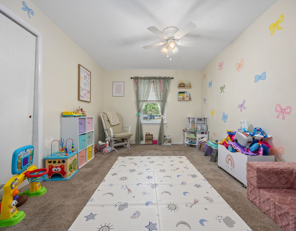Image 25 of property listing at 21 Crestwood Lane, Centralia, IL 62801