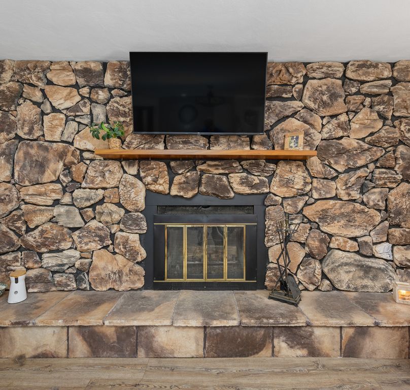Image 7 of property listing at 21 Crestwood Lane, Centralia, IL 62801
