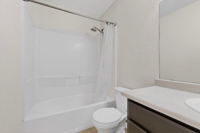 2190 Camino Rincon SW, Los Lunas, NM 87031