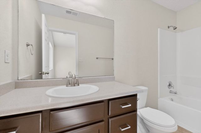 2190 Camino Rincon SW, Los Lunas, NM 87031