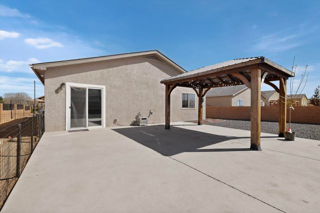 2190 Camino Rincon SW, Los Lunas, NM 87031