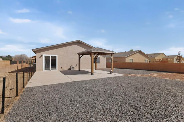 2190 Camino Rincon SW, Los Lunas, NM 87031