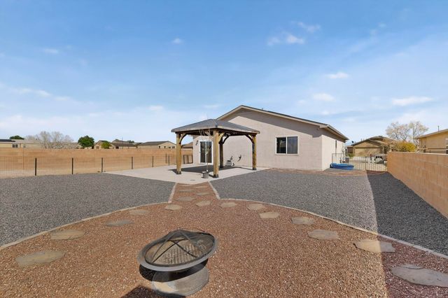 2190 Camino Rincon SW, Los Lunas, NM 87031