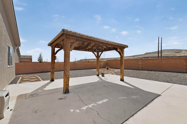 2190 Camino Rincon SW, Los Lunas, NM 87031