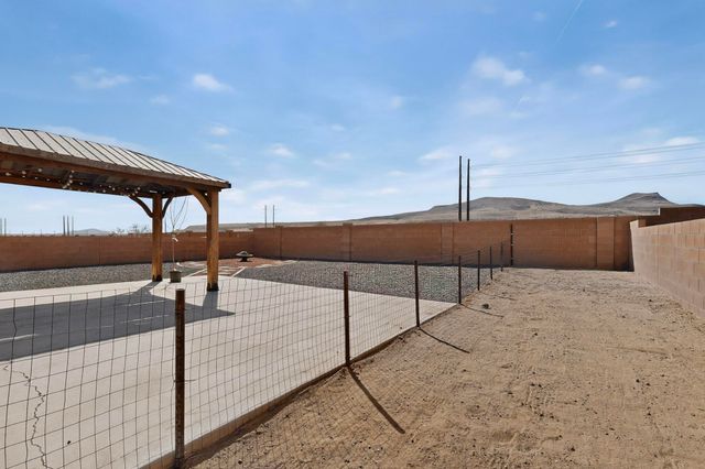 2190 Camino Rincon SW, Los Lunas, NM 87031