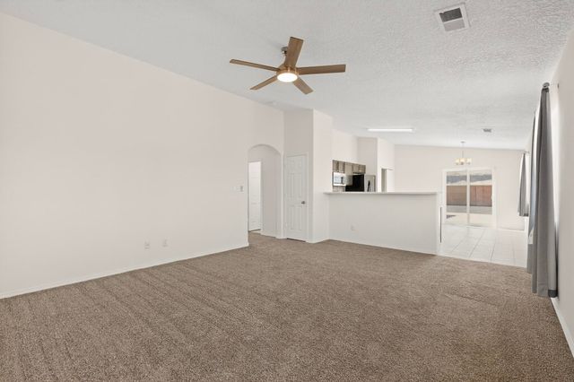 2190 Camino Rincon SW, Los Lunas, NM 87031