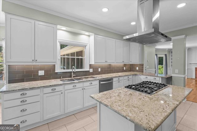 120 Lisa Lane, Carrollton, GA 30117