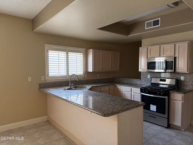 917 TECATE Place, El Paso, TX 79912