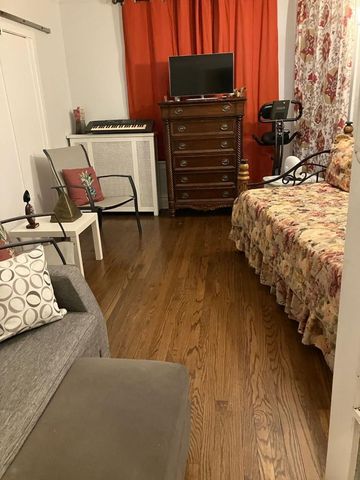 1215 W Lunt Avenue 1A, Chicago, IL 60626