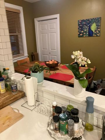 1215 W Lunt Avenue 1A, Chicago, IL 60626