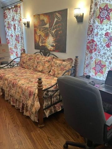 1215 W Lunt Avenue 1A, Chicago, IL 60626