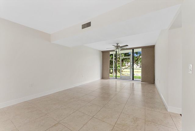 6205 BALBOA Circle 102, Boca Raton, FL 33433