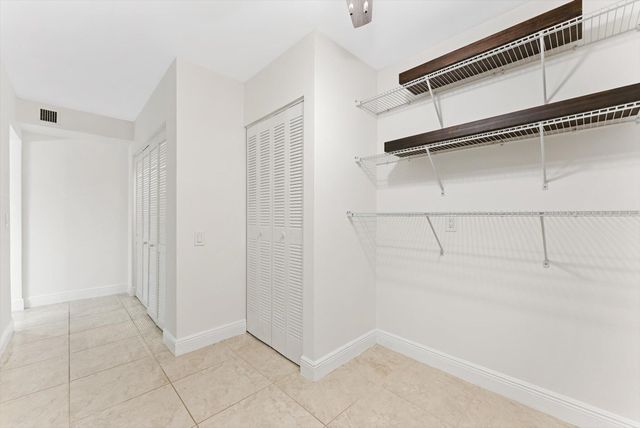 6205 BALBOA Circle 102, Boca Raton, FL 33433
