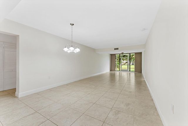 6205 BALBOA Circle 102, Boca Raton, FL 33433