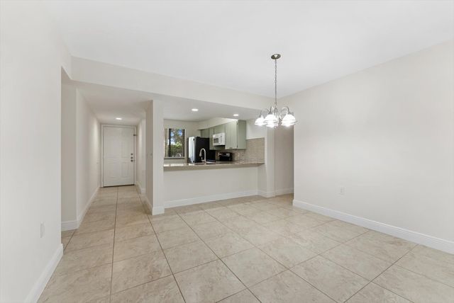 6205 BALBOA Circle 102, Boca Raton, FL 33433