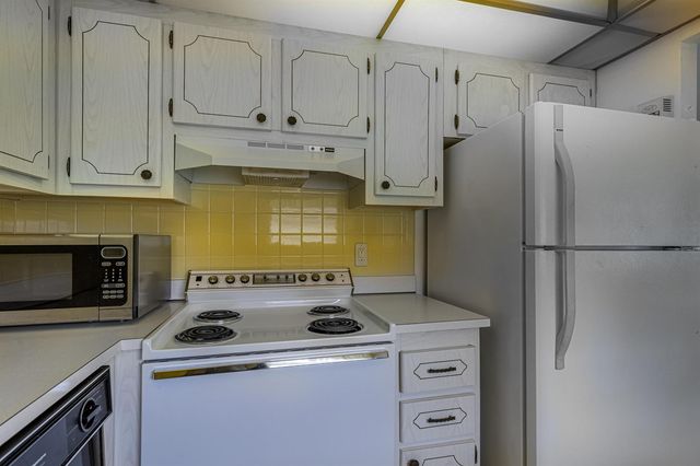 141 Saxony C Terrace 141, Delray Beach, FL 33446