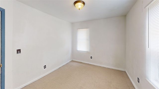 2721 SW I Ave, Lawton, OK 73505