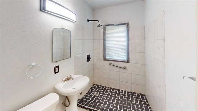 2721 SW I Ave, Lawton, OK 73505