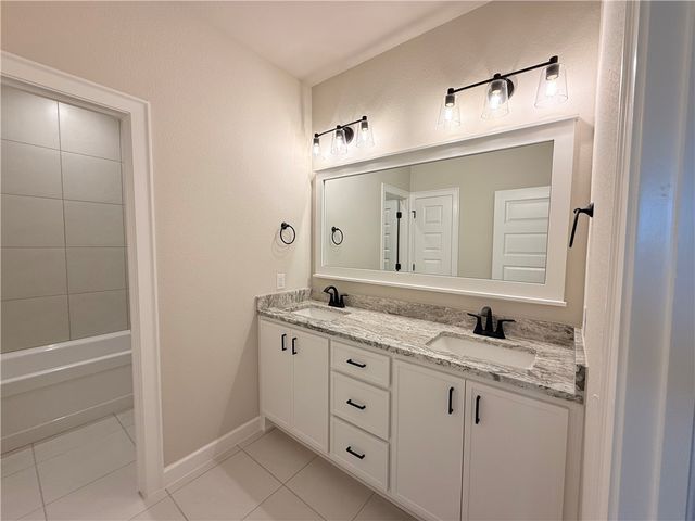 788 Dolcetto Street, Tontitown, AR 72762