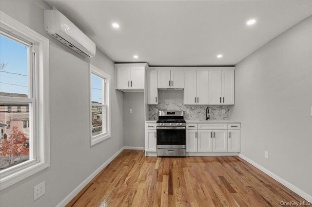 90-48 204 Street, Hollis, NY 11423