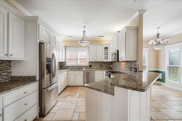 937 N WARWICK OAKS LN N, Collierville, TN 38017