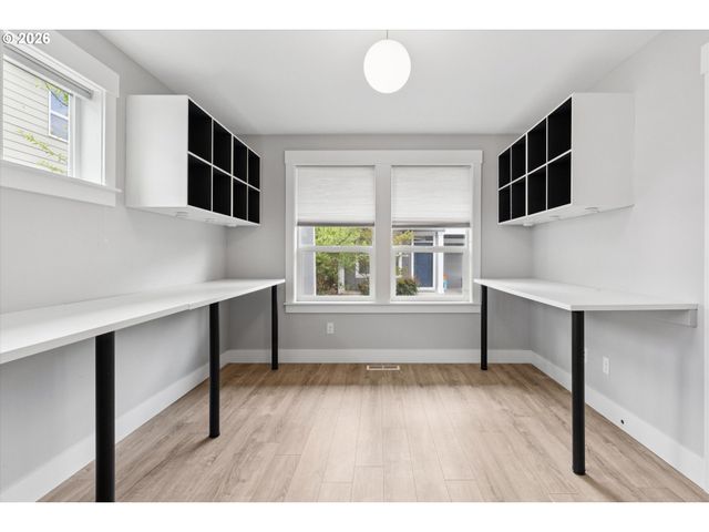 14825 Nw HIGHCROFT Ct, Portland, OR 97229