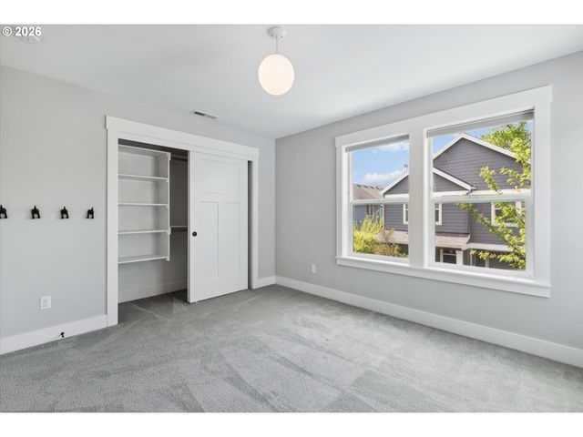 14825 Nw HIGHCROFT Ct, Portland, OR 97229