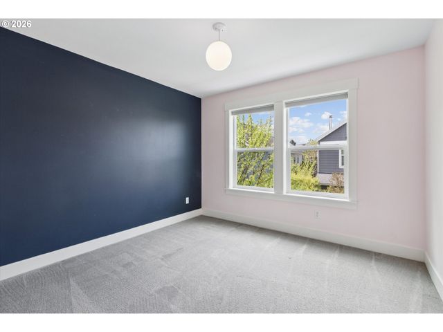 14825 Nw HIGHCROFT Ct, Portland, OR 97229