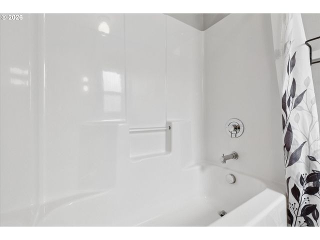 14825 Nw HIGHCROFT Ct, Portland, OR 97229