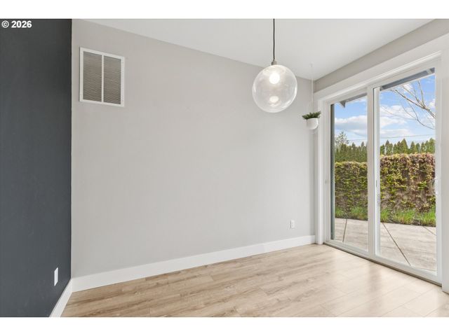 14825 Nw HIGHCROFT Ct, Portland, OR 97229