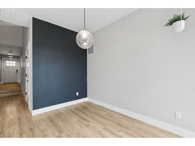 14825 Nw HIGHCROFT Ct, Portland, OR 97229