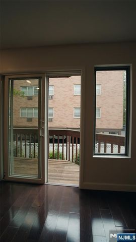 31 Fairmount Avenue 6A, Hackensack, NJ 07601