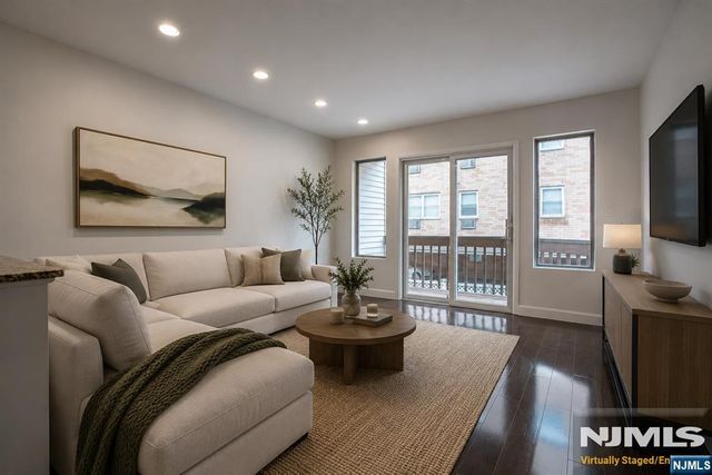 31 Fairmount Avenue 6A, Hackensack, NJ 07601