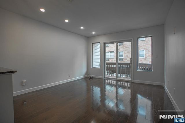 31 Fairmount Avenue 6A, Hackensack, NJ 07601