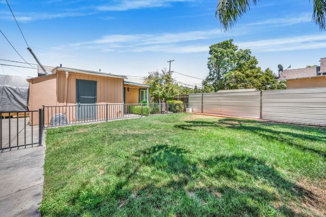 1107 E Brown Avenue, Fresno, CA 93704