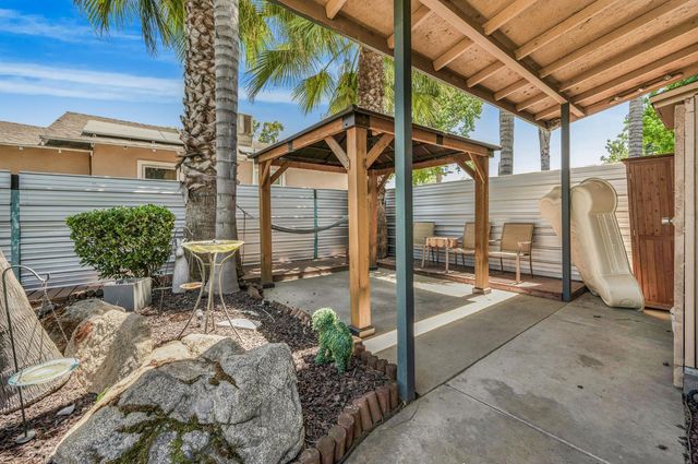 1107 E Brown Avenue, Fresno, CA 93704