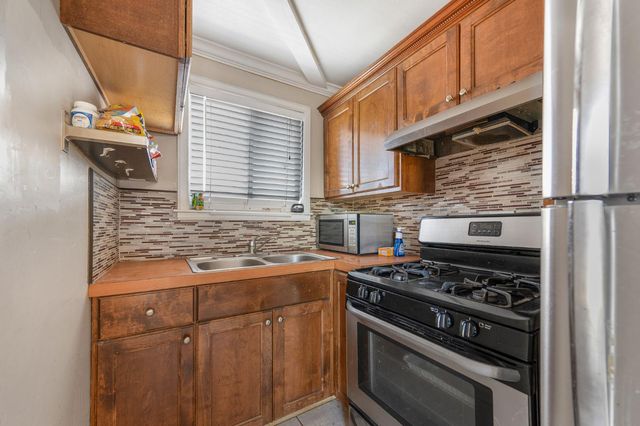 1107 E Brown Avenue, Fresno, CA 93704