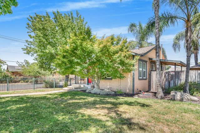 1107 E Brown Avenue, Fresno, CA 93704