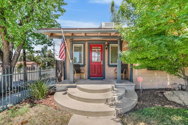 1107 E Brown Avenue, Fresno, CA 93704