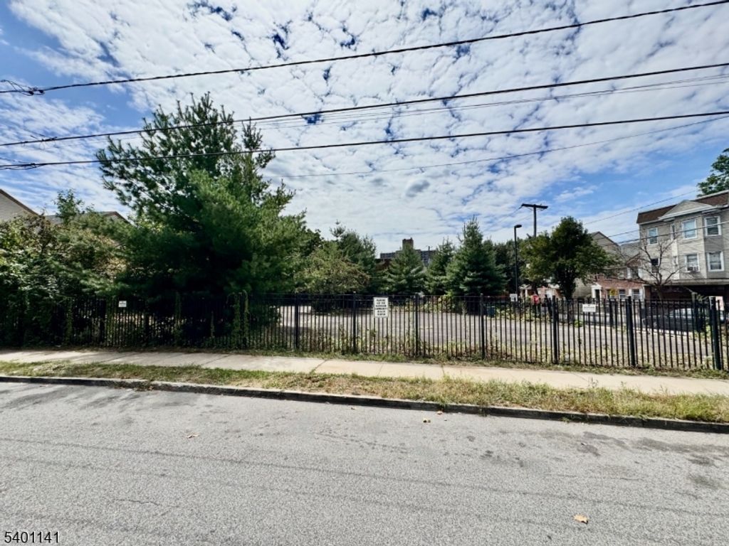 66 N Main St, Paterson City, NJ 07522 — exterior