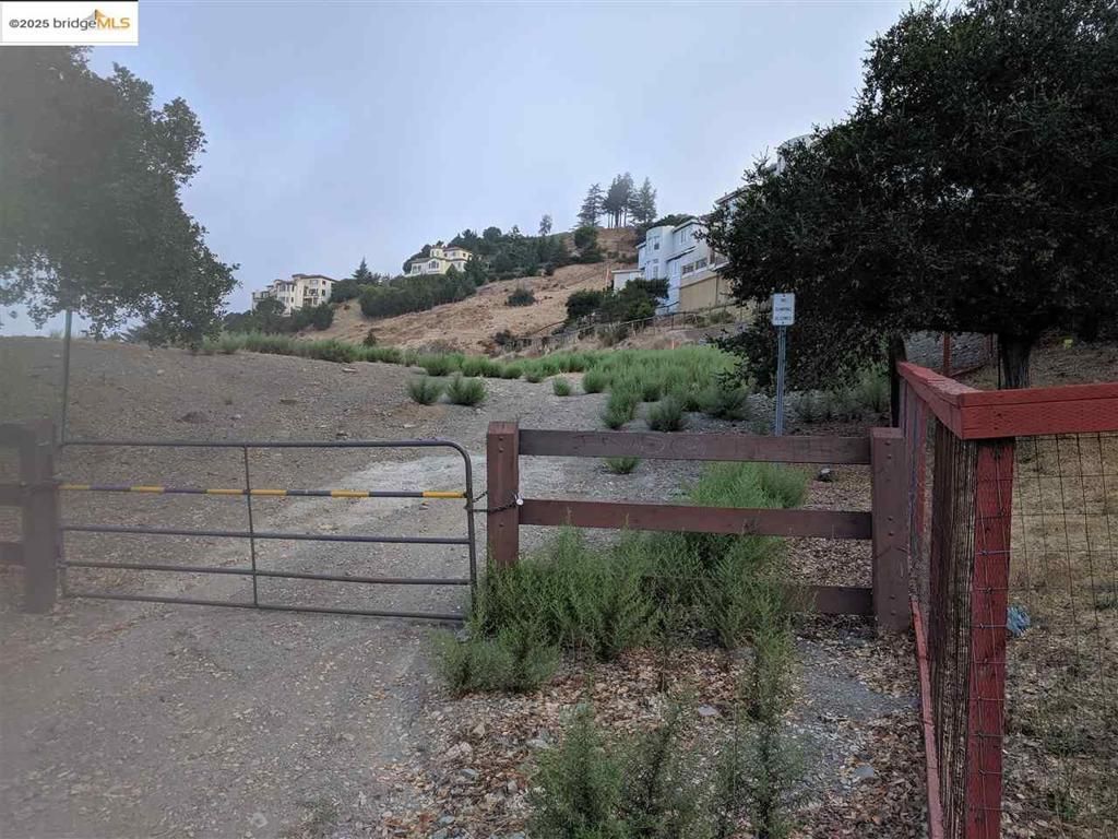 0 Redwood Rd, Oakland, CA 94619