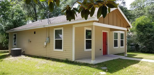 1110 N 9th Street, Conroe, TX 77301