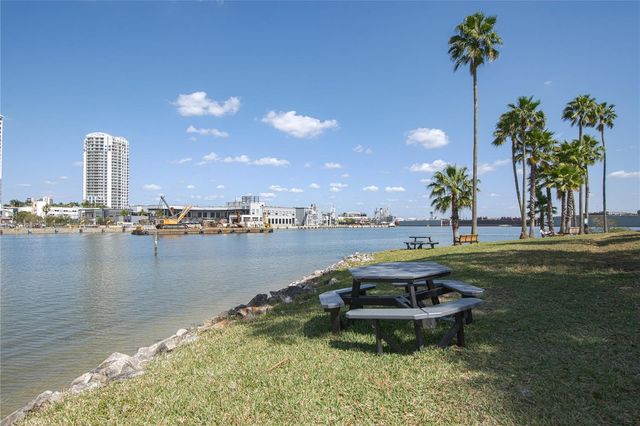 858 NORMANDY TRACE ROAD, Tampa, FL 33602
